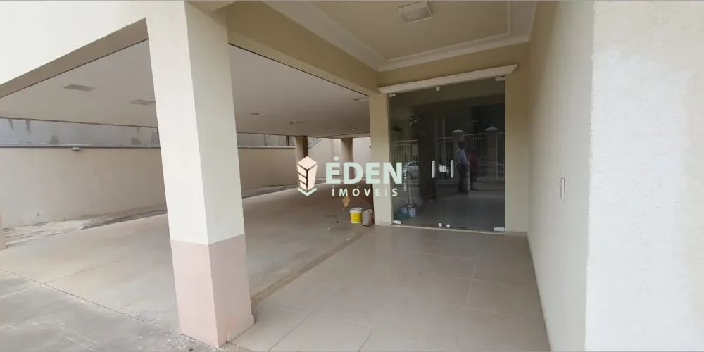 Fachada de casa térrea com garagem e portão no bairro Jardim Nathalia em Sorocaba