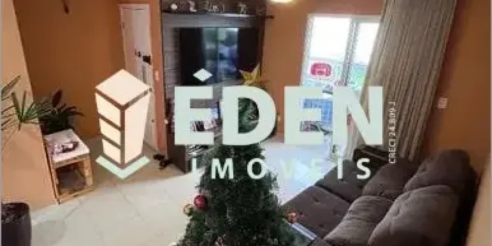 Fachada de casa térrea com garagem coberta no bairro Jardim Éden em Sorocaba