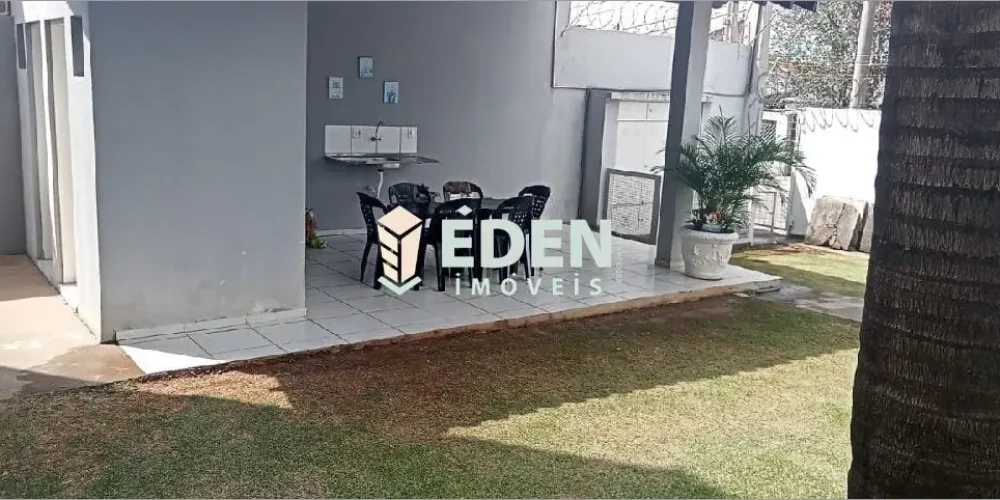 Fachada de casa térrea com garagem no bairro Jardim Nathalia em Sorocaba