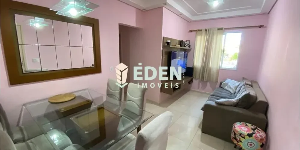 Fachada de casa térrea com jardim e portão no bairro Jardim Nathalia em Sorocaba