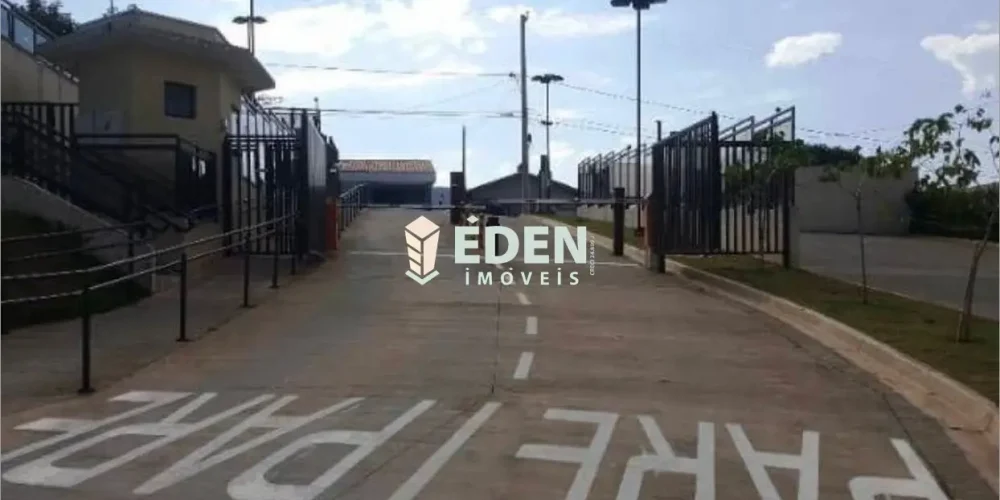 Fachada de casa térrea com garagem no bairro Jardim Nathalia em Sorocaba
