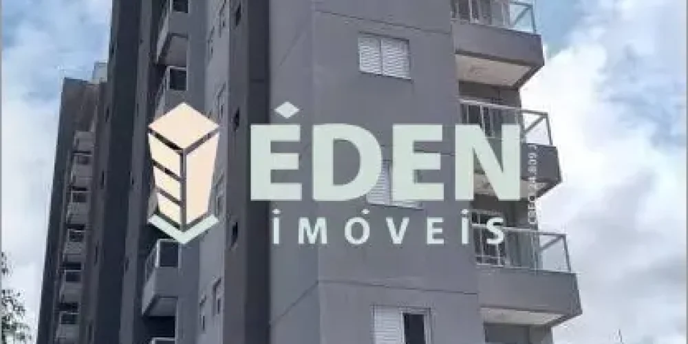 Fachada de casa térrea com portão e garagem no bairro Jardim Nathalia em Sorocaba