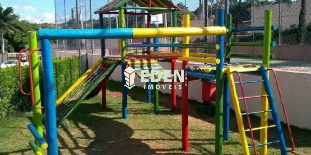 Fachada de casa térrea com portão e garagem no bairro Jardim Nathalia em Sorocaba