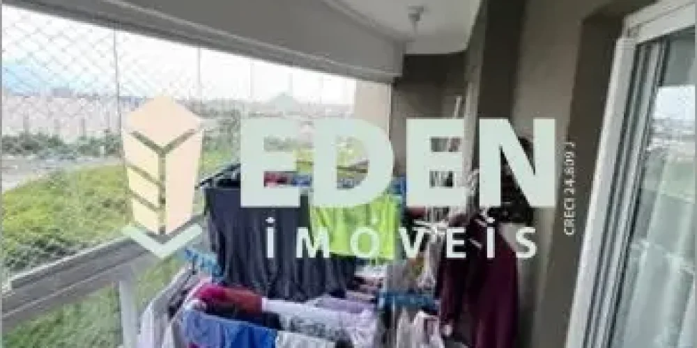 Sala de estar integrada com jantar em apartamento no Jardim Éden em Sorocaba, com móveis modernos e janelas amplas.