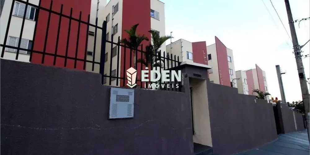 Fachada de sobrado com garagem e varanda no bairro Éden em Sorocaba