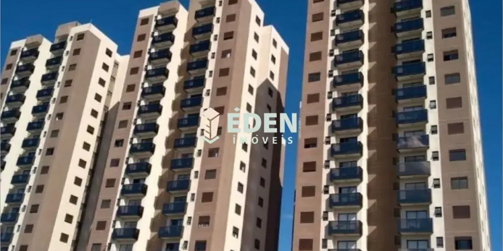Vista frontal de casa térrea com portão branco e garagem no bairro Jardim Nathalia, Sorocaba