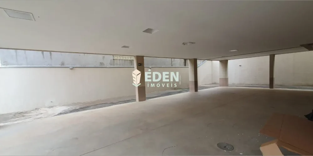 Fachada de uma casa térrea bege com garagem coberta no bairro Jardim Nathalia em Sorocaba