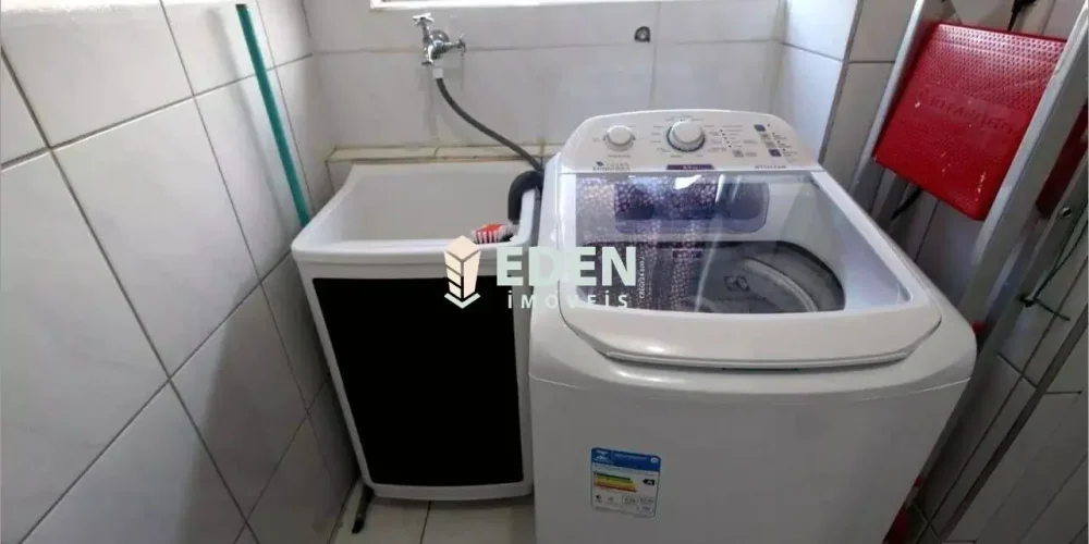 Fachada de casa térrea com garagem coberta no bairro Jardim Éden em Sorocaba