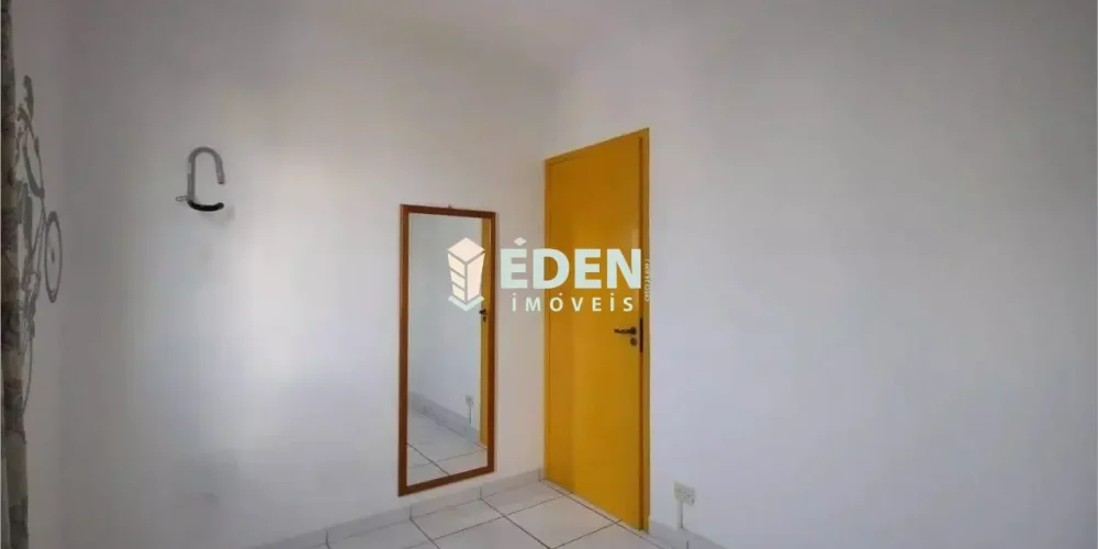 Fachada de uma casa térrea com garagem no bairro Jardim Éden em Sorocaba